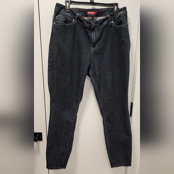 YMI Denim - YMI WannaBettaButt Skinny Jeans in Dark Blue Size - 24